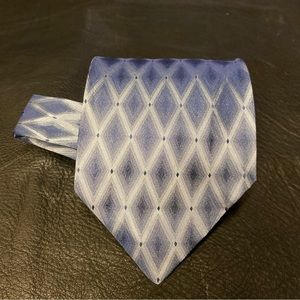 Alfani men's neck tie featuring a beautiful diamond and geometric pattern